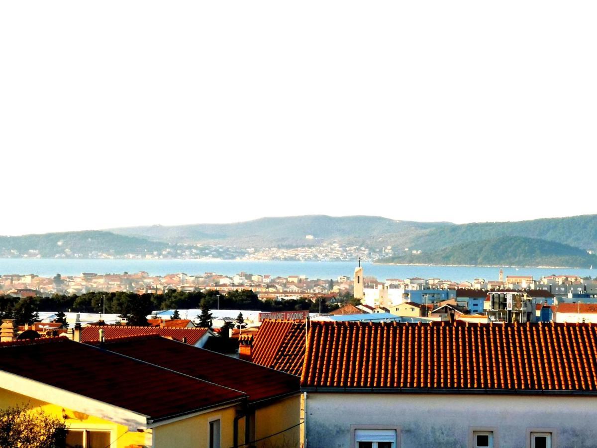 Tena *